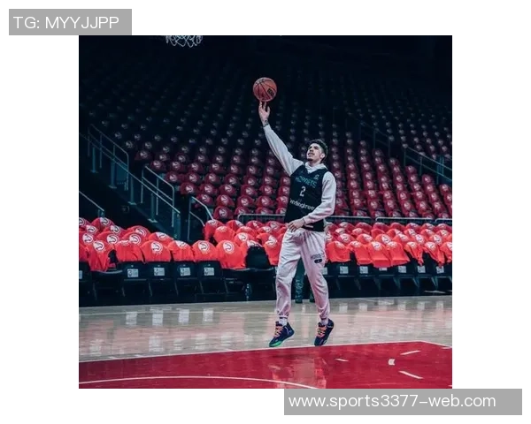 拉梅洛鲍尔上半场表现出色10投6中三分球命中率高达50贡献17分4篮板2助攻4抢断